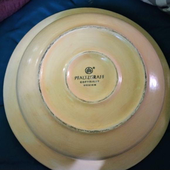Big Vintage Pflatzgraff Stoneware Baking Bowl - Picture 3 of 3